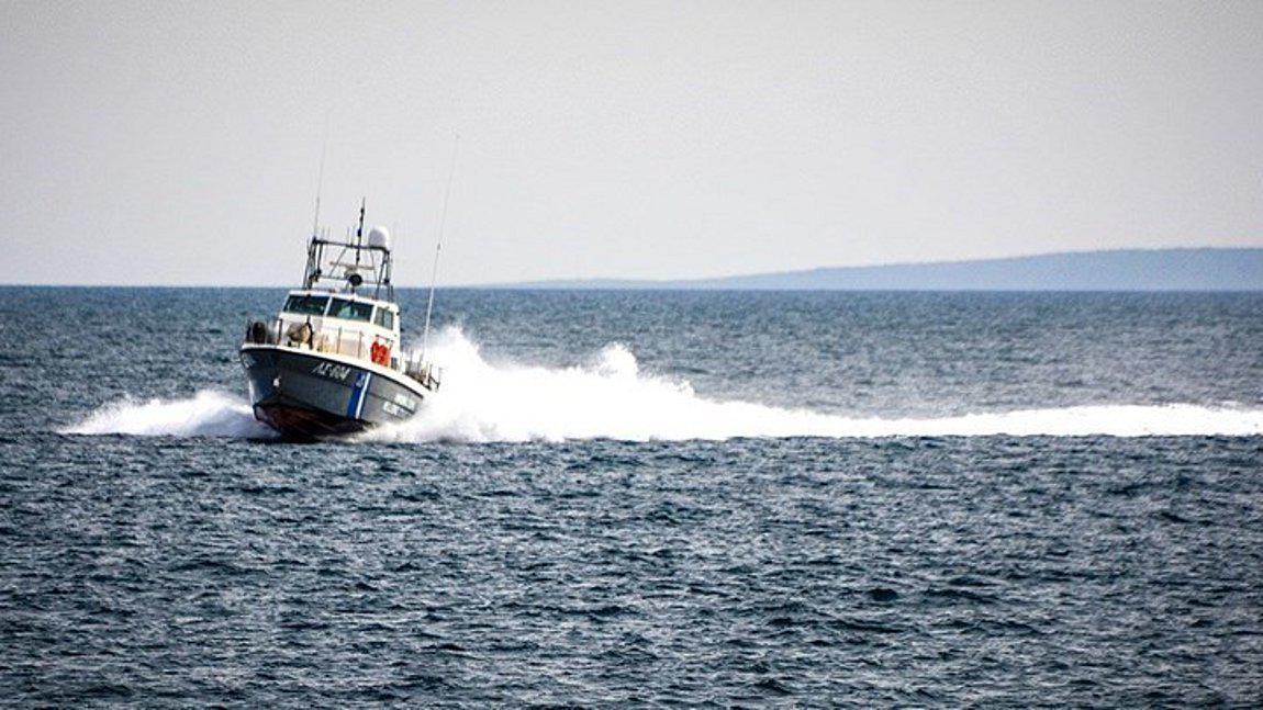 Ναυάγιο με μετανάστες στη Μυτιλήνη: Ένας νεκρός, επιχείρηση απεγκλωβισμού 24 ατόμων