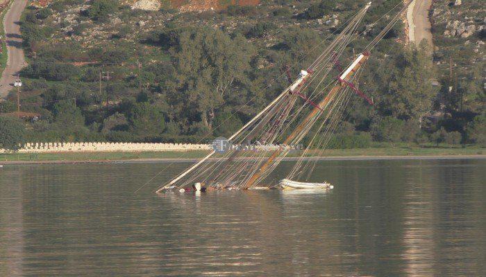 Χανιά: Ιστιοφόρο βυθίστηκε στον κόλπο της Σούδας – Νεκρός ένας άνδρας